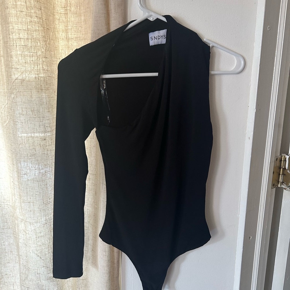 Black One-Shoulder Bodysuit